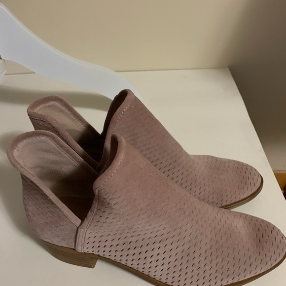 Lucky Brand Ankle Boots - Picture 3 of 6